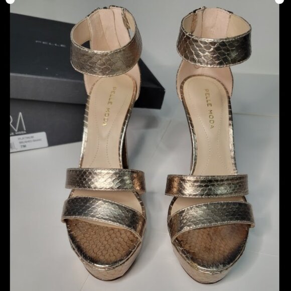 NWT Pelle Moda Ocean Platform Sandal in Platinum Brushed Snake,  Size 7 - Picture 2 of 16